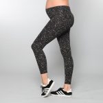 טייץ הריון – הדפס שחור לבן